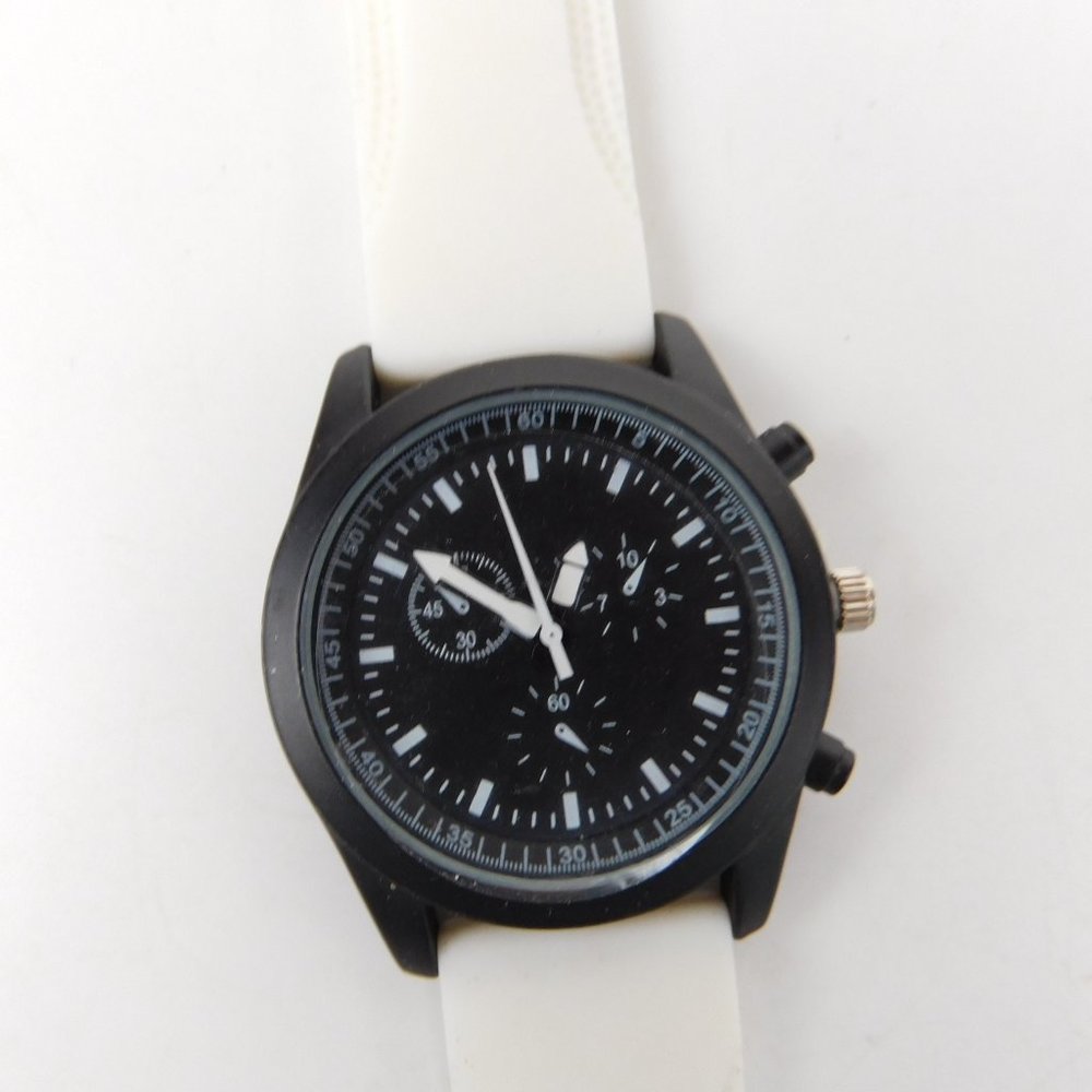 Fashion Watch - White Silicon Band, never worn